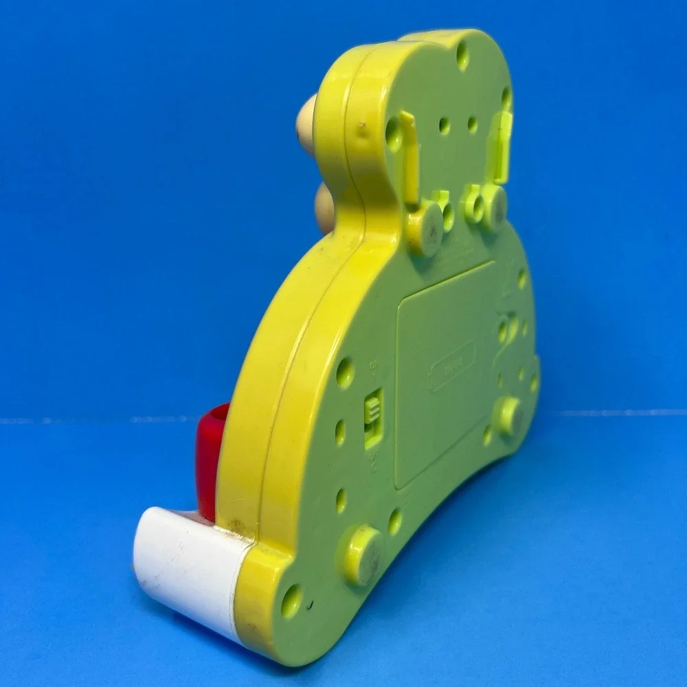 Fisher Price Sing and Cook with Elmo Toy Red Yellow 2010 Magnetized Chef Toy